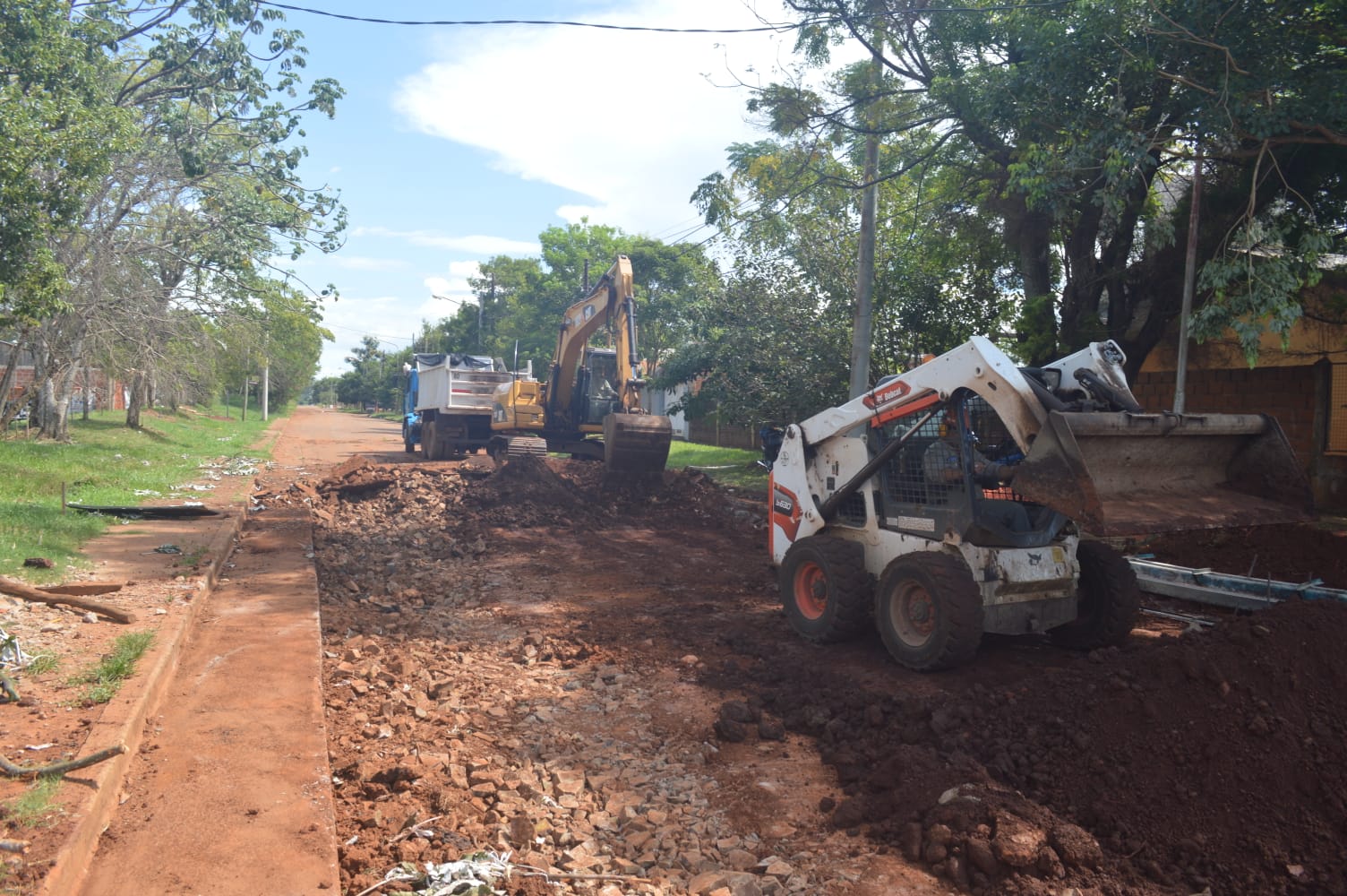 Trabajan en mejorar la infraestructura vial en barrios de Itaembé Miní Este