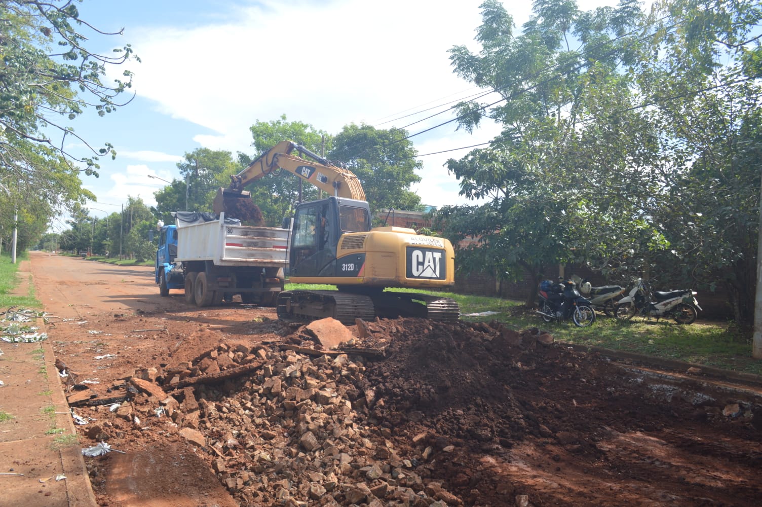 Trabajan en mejorar la infraestructura vial en barrios de Itaembé Miní Este