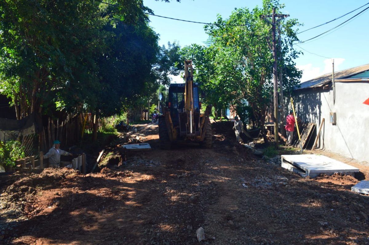 Concretan obras hidráulicas en el barrio Latinoamérica de Posadas