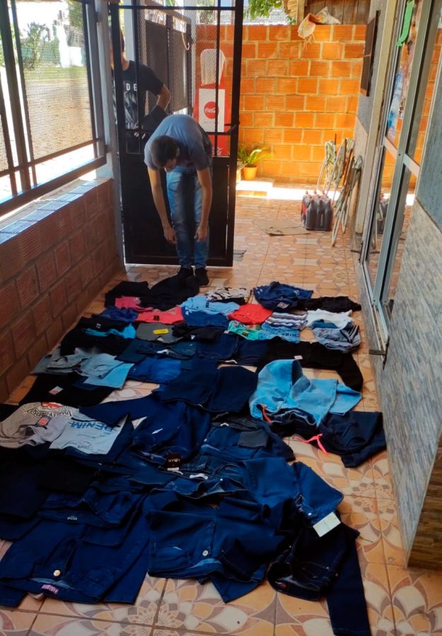 Capturaron a dúo de delincuentes por el robo a una tienda de ropas en Posadas 2 4 - delincuentes 1 - 3