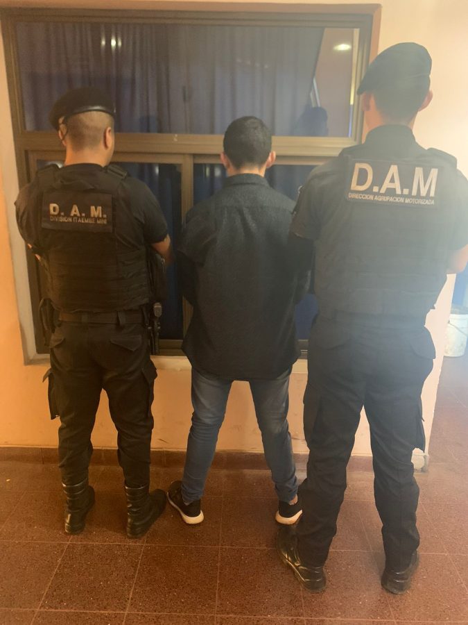 Capturaron a dúo de delincuentes por el robo a una tienda de ropas en Posadas 1 2 - delincuentes 3 - 1