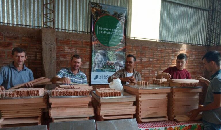 Jornada apícola: el Agro promueve la diversificación productiva en zonas tabacaleras