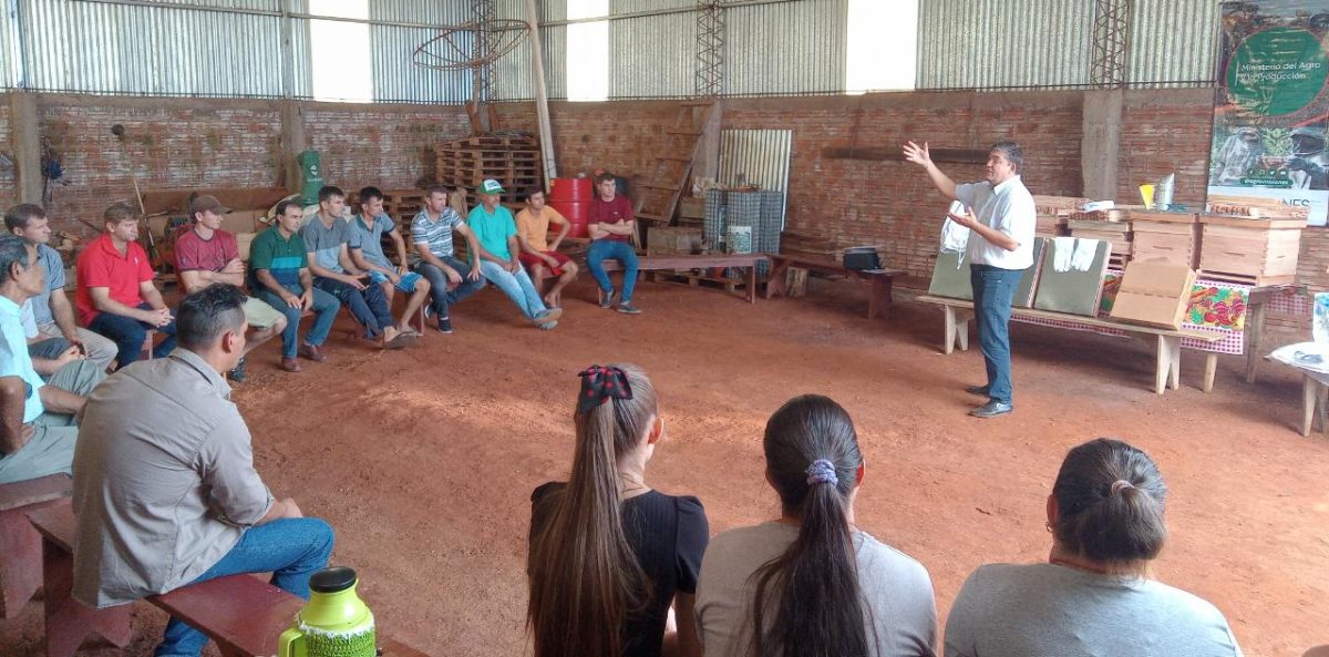 Jornada apícola: el Agro promueve la diversificación productiva en zonas tabacaleras