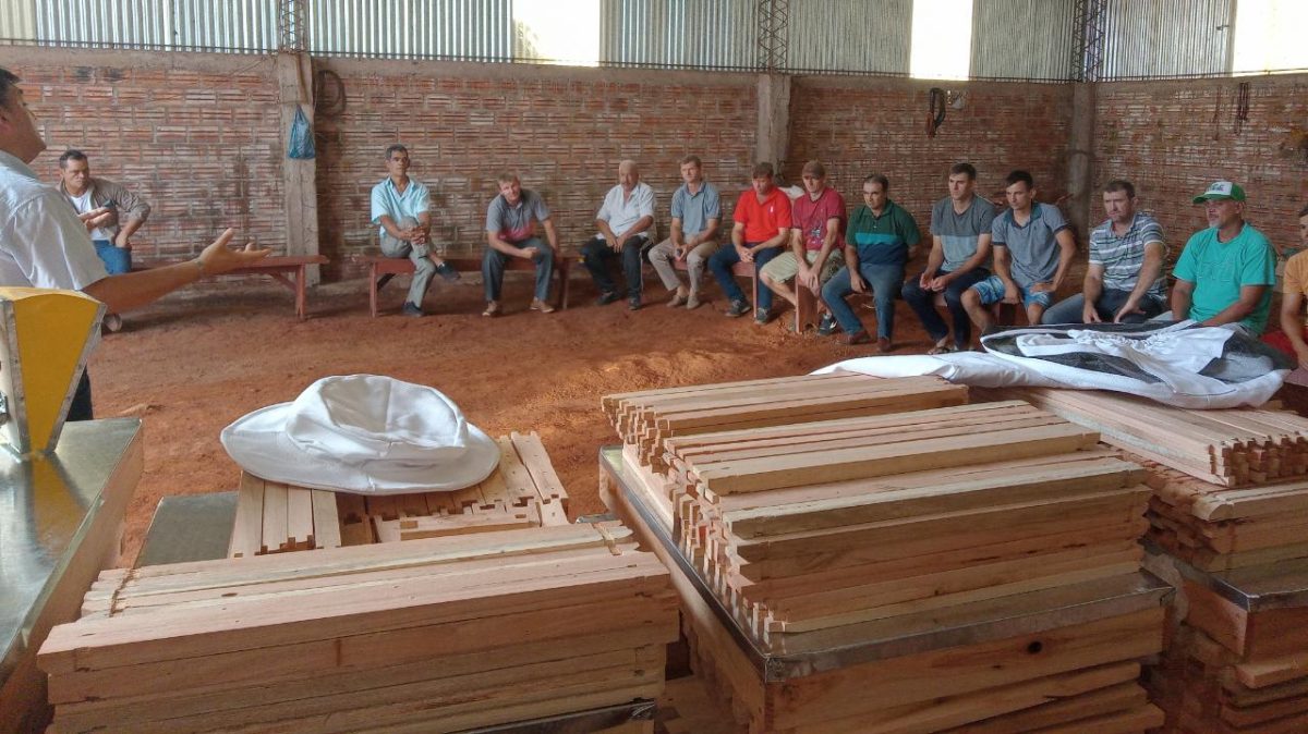 Jornada apícola: el Agro promueve la diversificación productiva en zonas tabacaleras