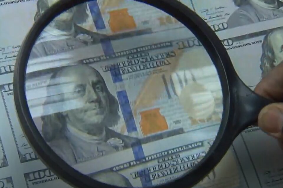 Nuevo billete de 100 dólares: cómo identificarlo y evitar estafas