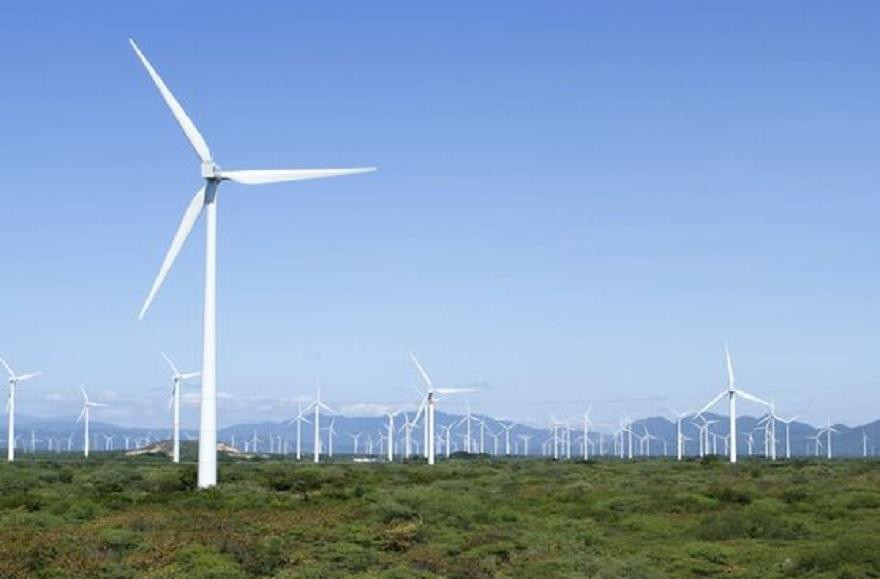 energía eólica y solar