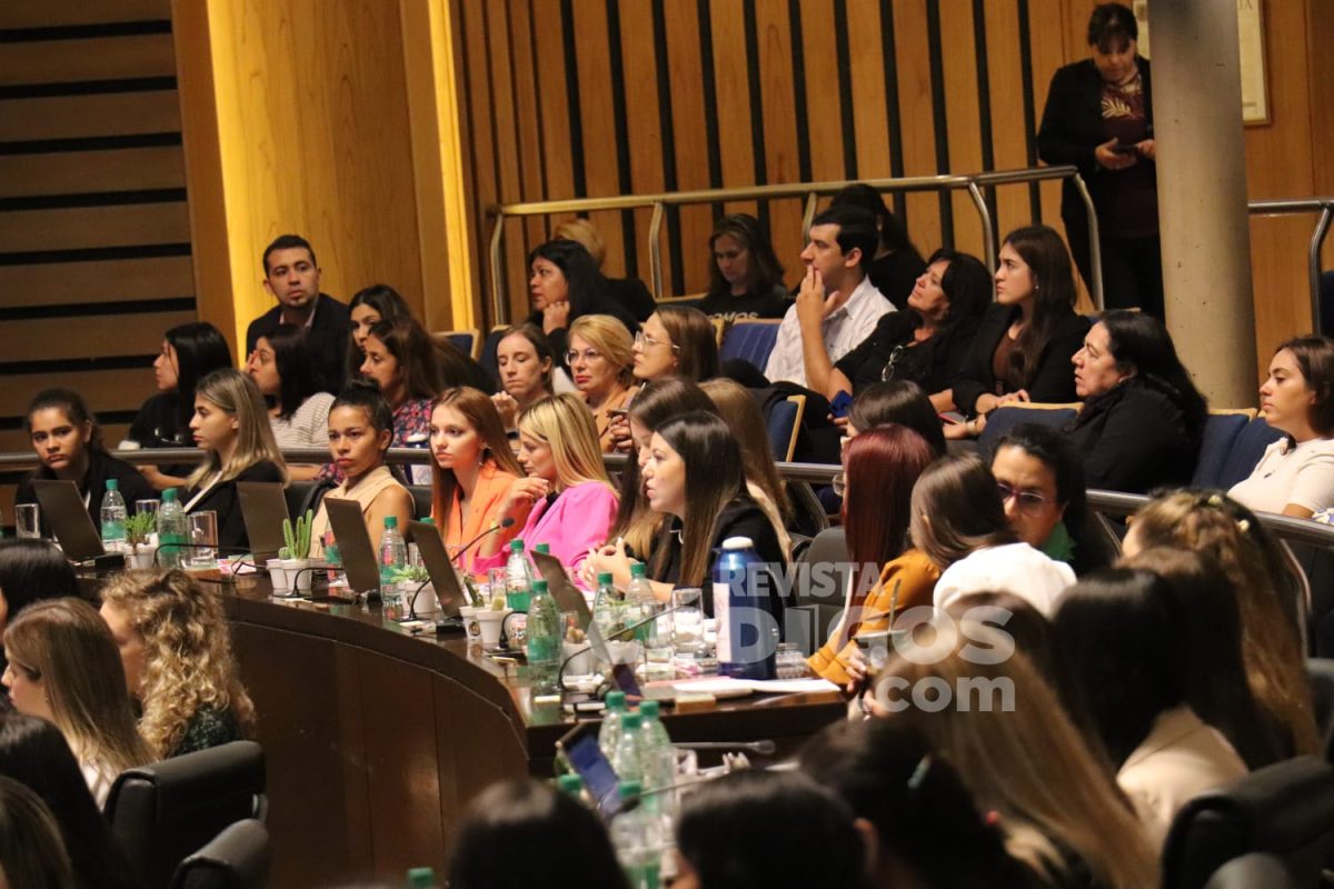 Parlamento de la Mujer: “Representa las voces de todas mujeres misioneras”, dijo Rojas