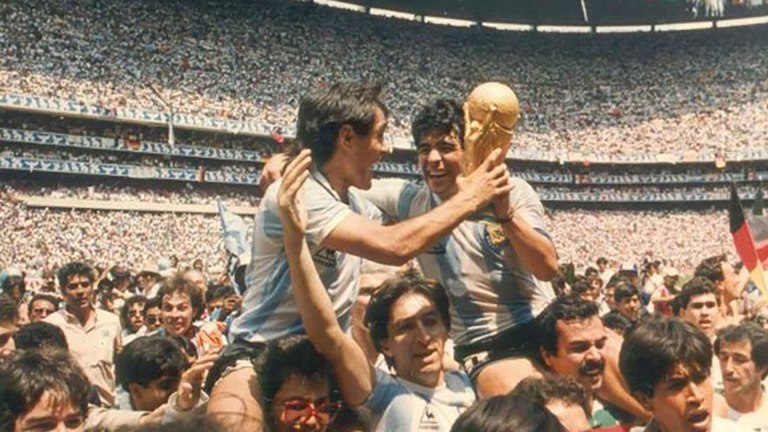 "Lo invito a ver el Mundial 86, fuimos invictos", la respuesta de Pasculli a De Paul