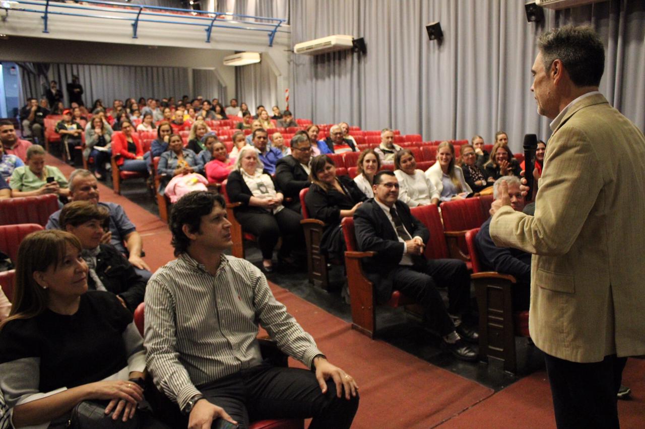 Charla Dr. Damin con la comunidad 1 - 5