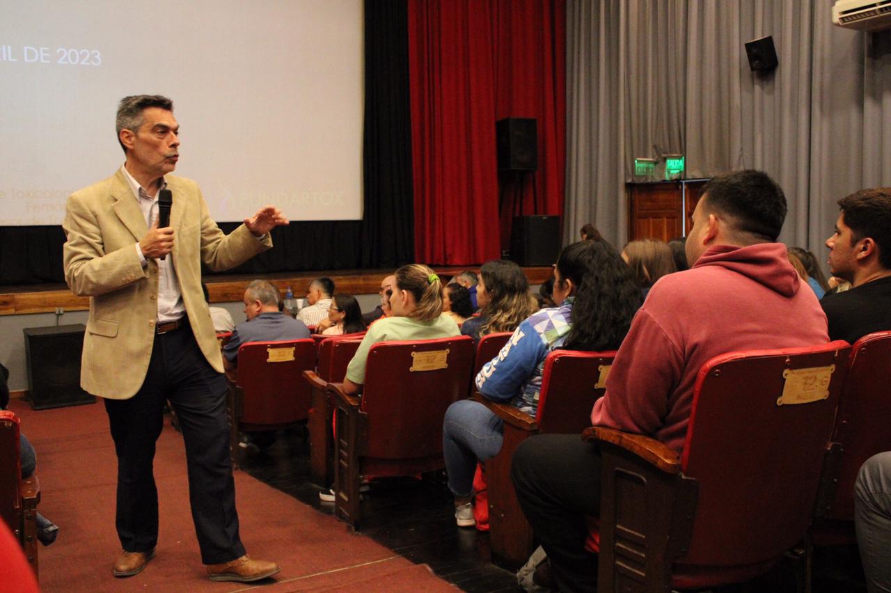 Charla Dr. Damin con la comunidad 4 - 3