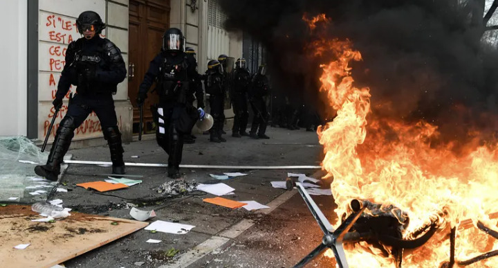 Nueva protesta contra la reforma previsional en Francia generó tensión y disturbios