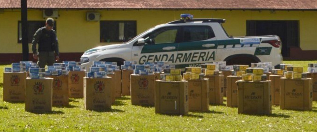 Irigoyen: encontraron camioneta abandonada en una propiedad privada con 20 mil atados de cigarrillos ilegales