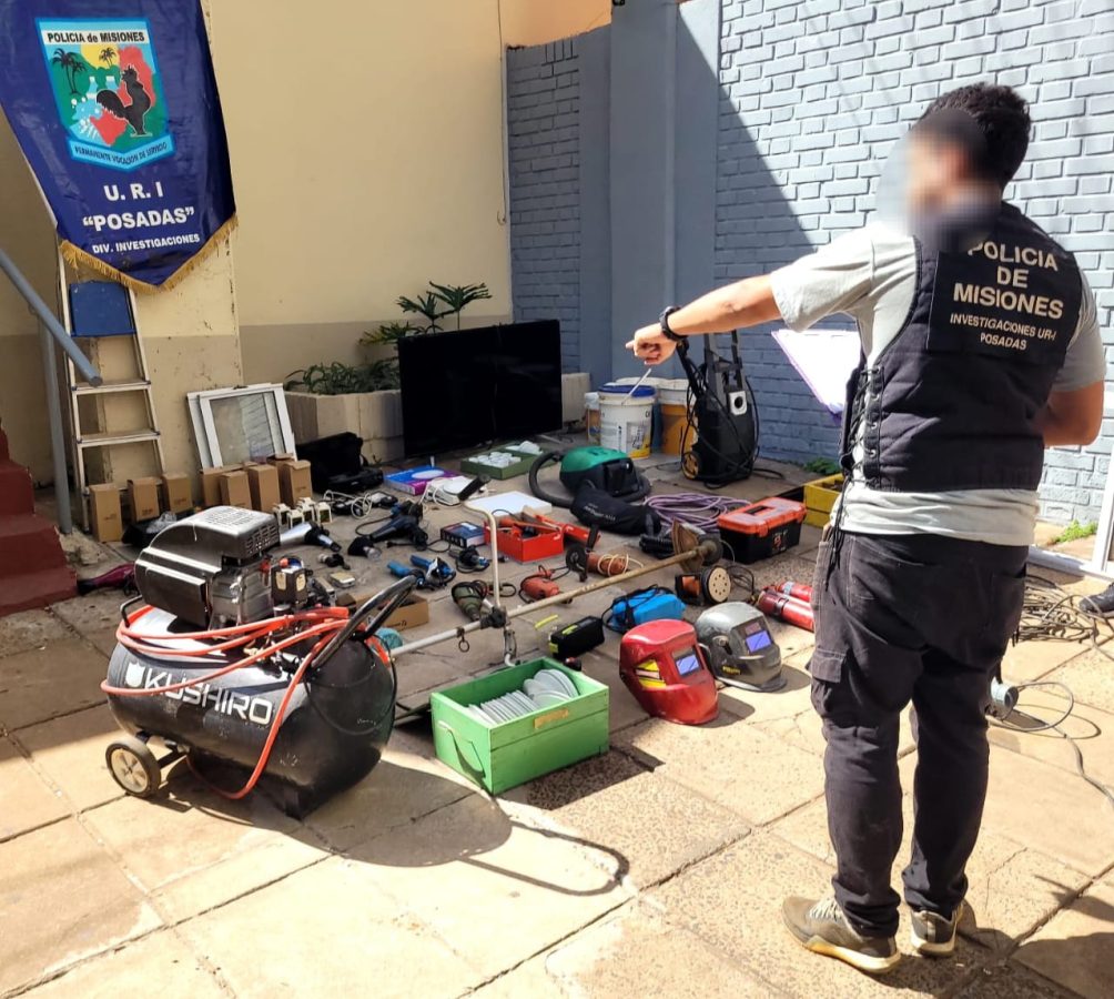 Cayó un dúo de delincuentes y desmantelaron 4 aguantaderos con elementos robados en Posadas 2 4 - detenidos y elementos 2 - 3