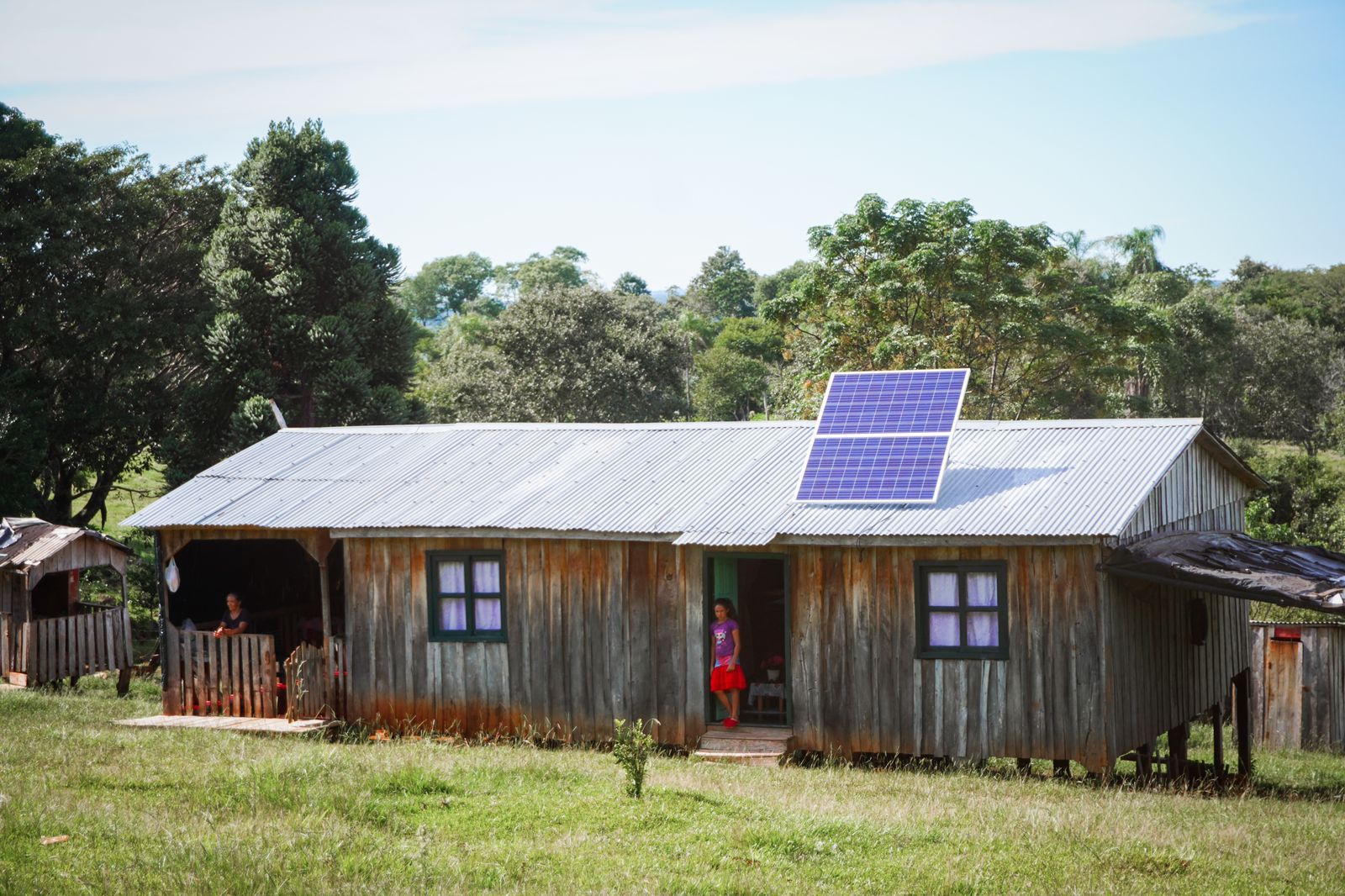 Unas 80 familias de Pozo Azul ya cuentan con energía renovable