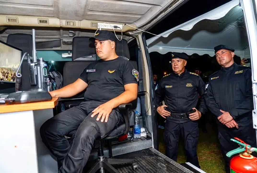 Destacan que la Policía misionera cuenta con un innovador centro de monitoreo móvil