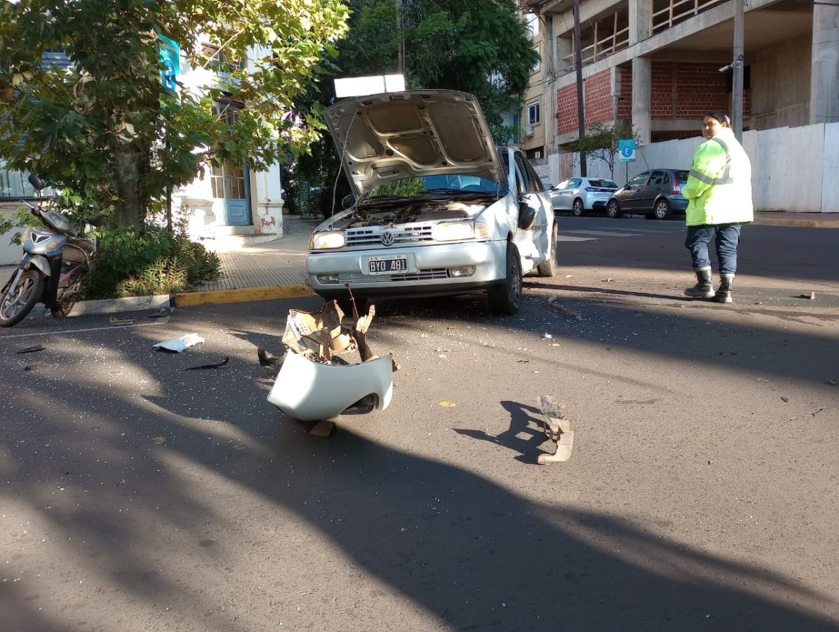 Siniestro vial en pleno centro de Posadas dejó dos lesionados