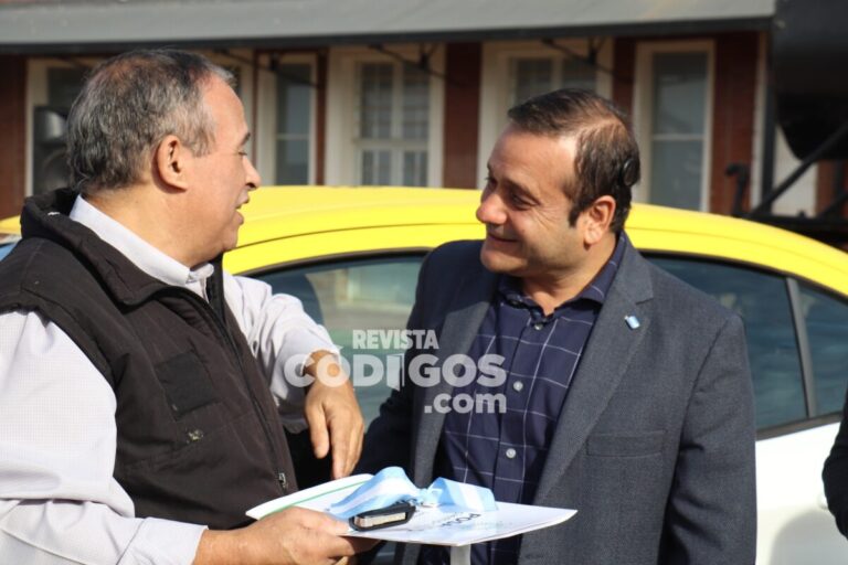 Ahora Taxi: entregaron la primera tanda de vehículos en Posadas