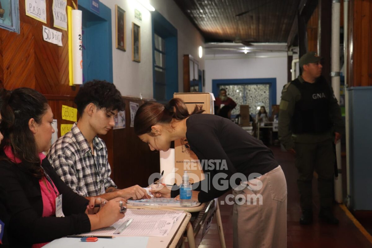 Elecciones Misiones 2023: votó Arce y resaltó el interés de los jóvenes en sufragar 5 10 - Arce 3 - 9