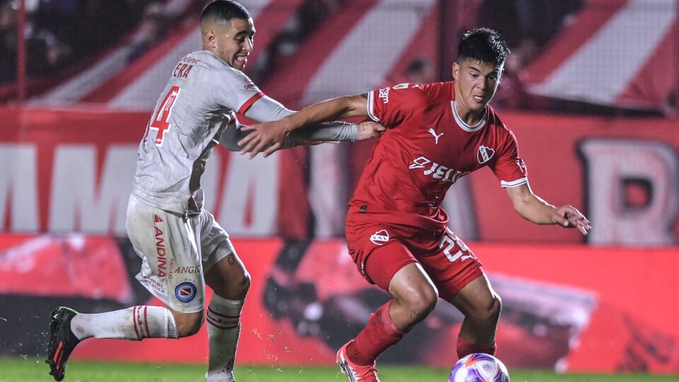 Argentinos empató sobre el final contra Independiente