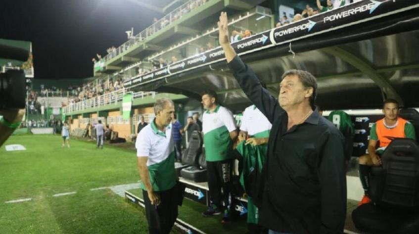 Banfield anunció la llegada Julio César Falcioni como nuevo entrenador
