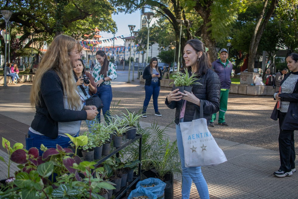 Posadeños celebraron el Día Mundial del Reciclaje en la plaza San Martín