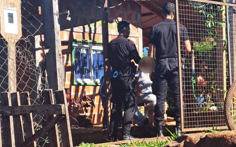Intenso operativo policial en Cerro Azul y alrededores para recapturar a prófugo de la Justicia