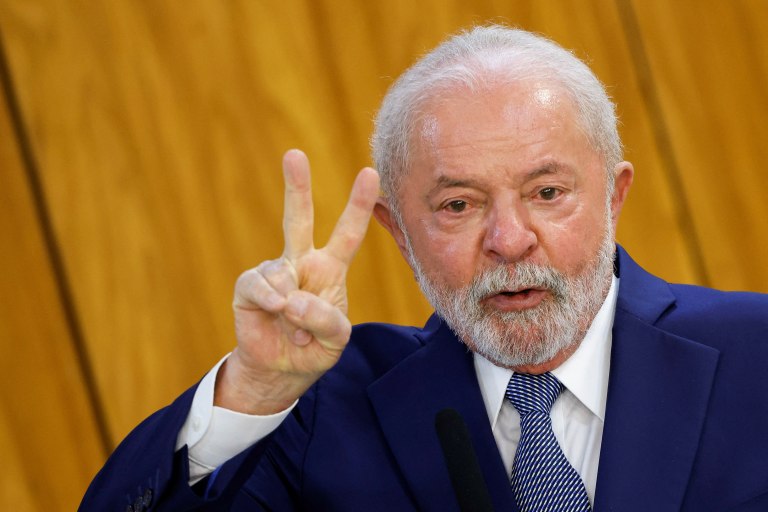 Lula Da Silva pidió ayuda por el "endeudamiento externo que destruye a la Argentina"