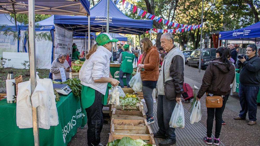 Posadas celebró el 25° aniversario de las ferias francas en la plaza San Martín