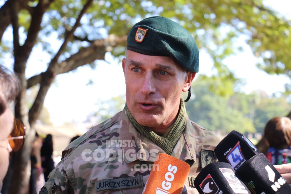 El Ejército Argentino celebró su 213° aniversario en Posadas 17 34 - ejercito argentino 14 - 33