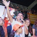 Con un multitudinario acompañamiento, Fernando Meza cerró su campaña electoral 