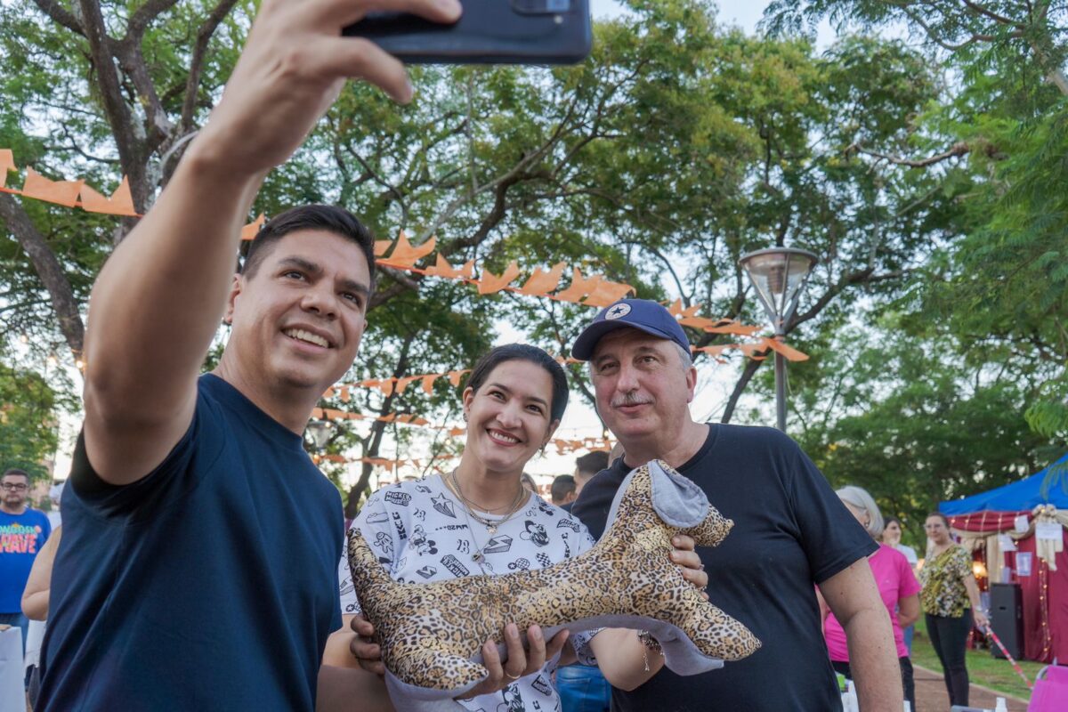 Meza y Passalacqua recorrieron la 3ra Feria Vida Saludable en el Parque Paraguayo de Posadas