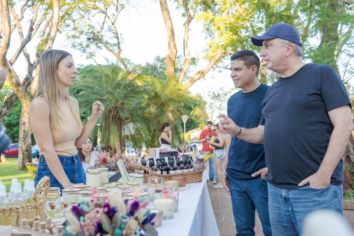 Meza y Passalacqua recorrieron la 3ra Feria Vida Saludable en el Parque Paraguayo de Posadas