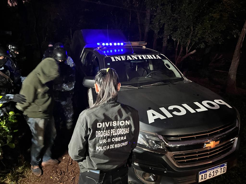 Atraparon a un peligroso narcotraficante que estaba oculto en una zona rural de Mártires