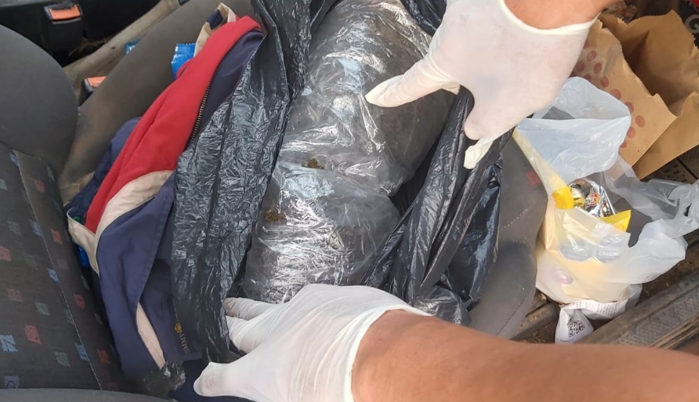 Corrientes: gendarmes secuestraron droga y neumáticos en dos procedimientos sobre ruta 12 1 2 - Corrientes 1 - 1
