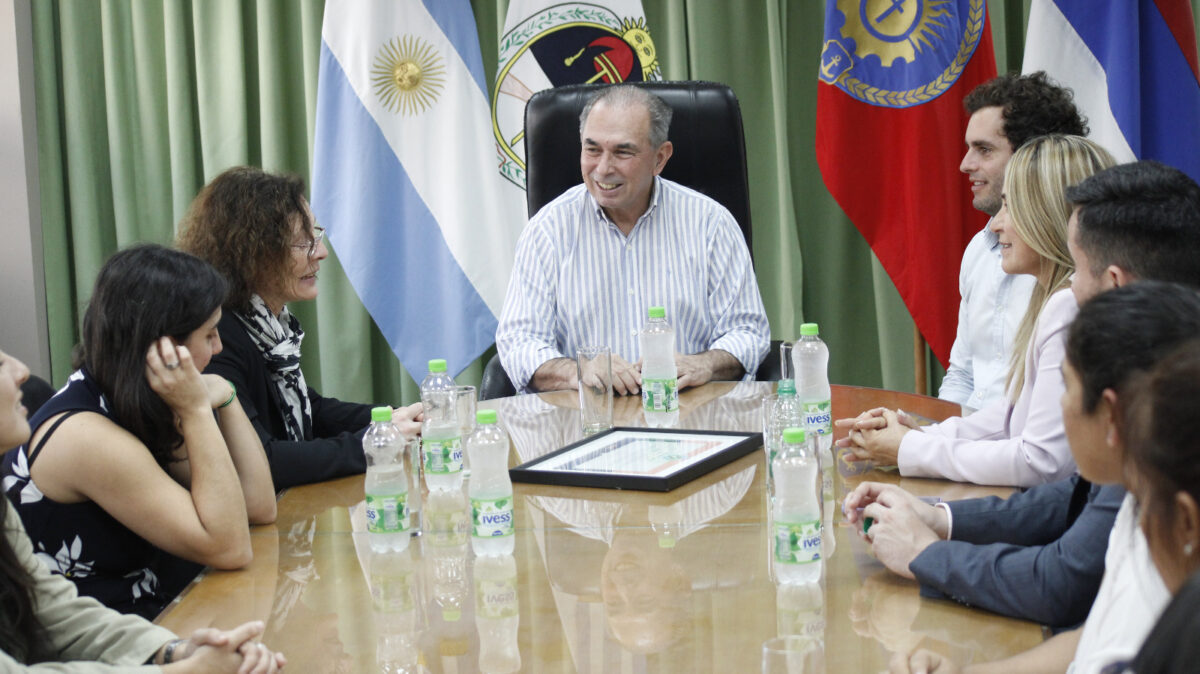 Posadas fue distinguida por su compromiso con la niñez y la adolescencia