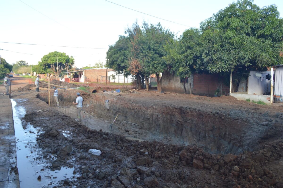 Concretan obras de mejoras hidráulicas benefician a 300 familias de la chacra 96 de Posadas