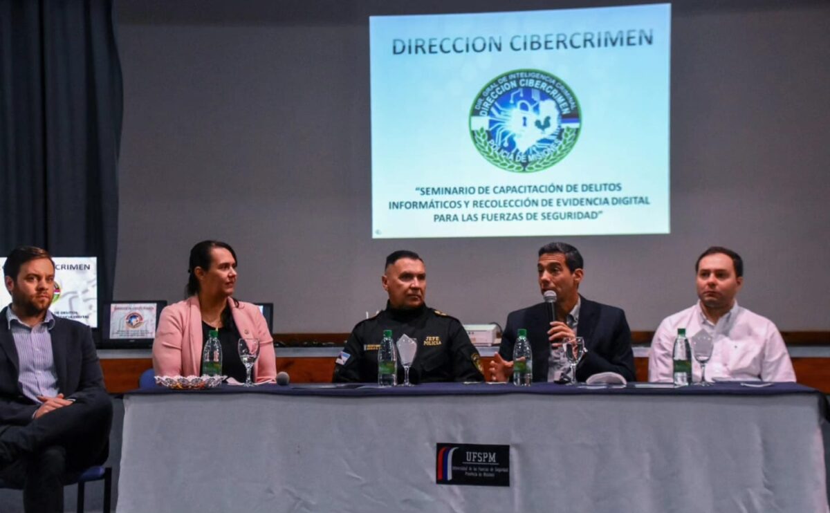 Policías misioneros se perfeccionan para prevenir y abordar delitos informáticos 1 Policías misioneros se perfeccionan para prevenir y abordar delitos informáticos