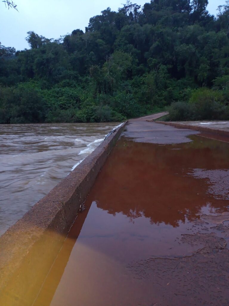 Cerraron el acceso al Parque Provincial Moconá por la crecida del río Yabotí