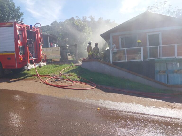 Incendio dañó una vivienda en El Soberbio