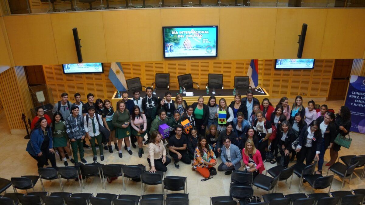 Legislatura: conmemoraron la lucha por los derechos de la comunidad LGBTIQ+