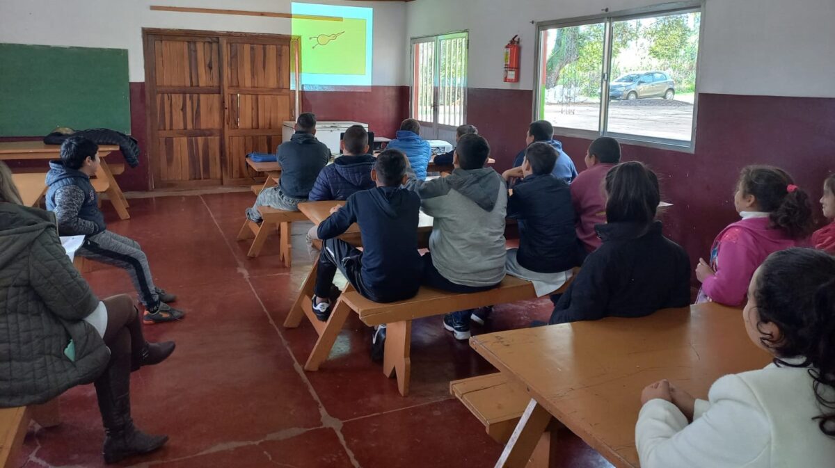 El IPLYC realizó charlas sobre prevención en Mojón Grande 1 2 - IPLYC 2 - 1