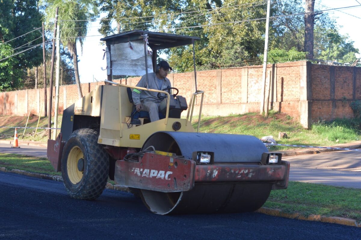 Posadas: agilizan obras de reparación, mantenimiento y bacheo en la avenida Juan José Paso 2 4 - Posadas obras 6 - 3