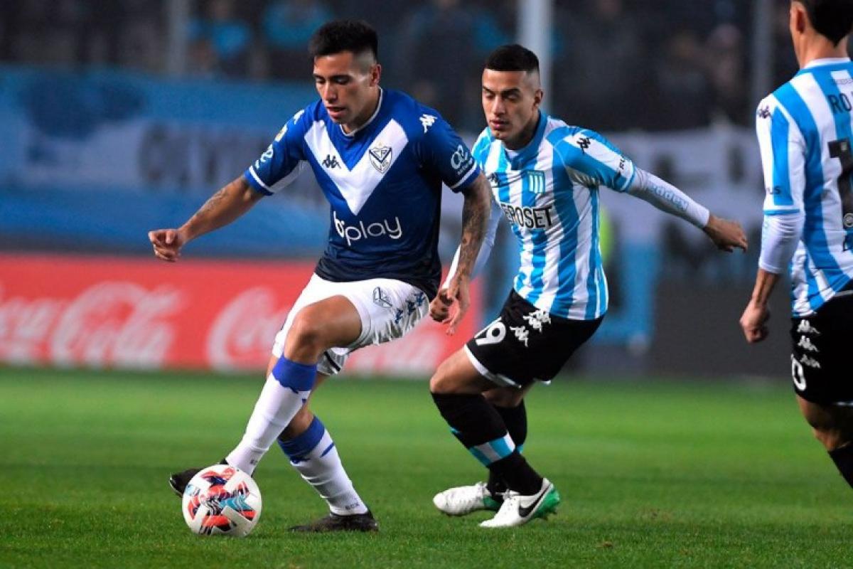 Racing venció a Vélez y escapa de los últimos puestos