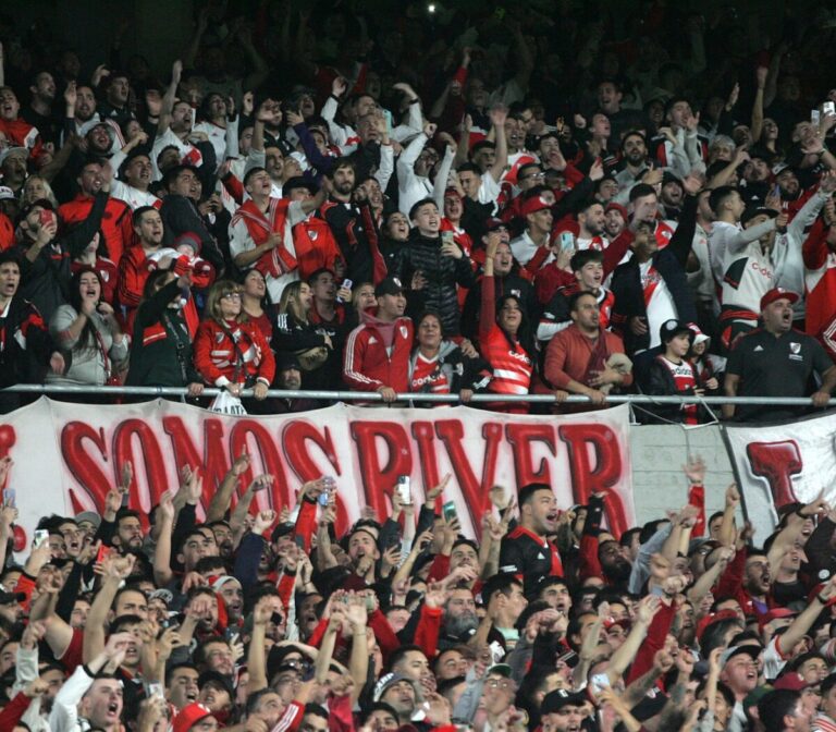 Conmebol sancionó a River por actos de racismo en el partido contra Fluminense