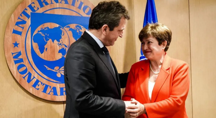 El acuerdo con el FMI se dilata y el Gobierno debe pagar US$2700 millones