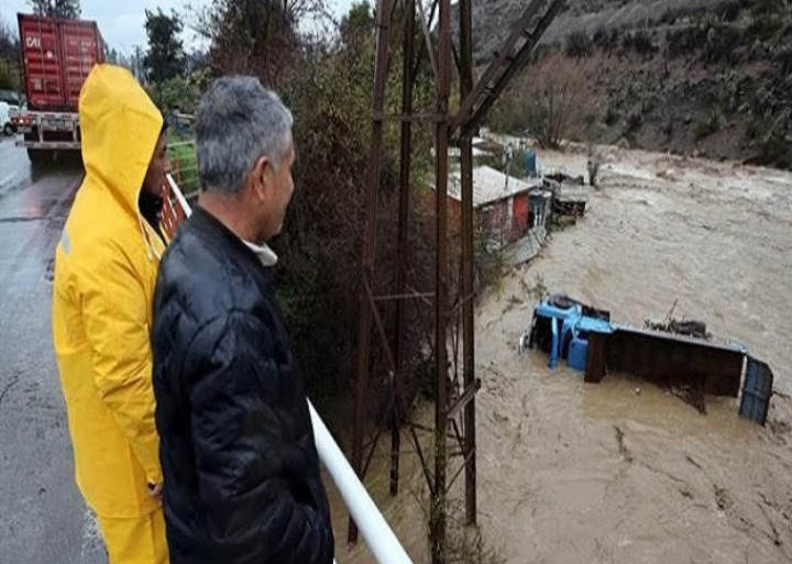 Declararon en Chile zona de catástrofe por lluvias e inundaciones