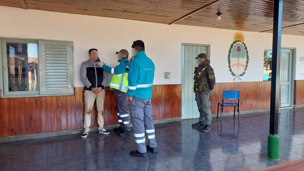 Virasoro: alcoholizados huyeron de un control vial, pero fueron alcanzados por Gendarmería