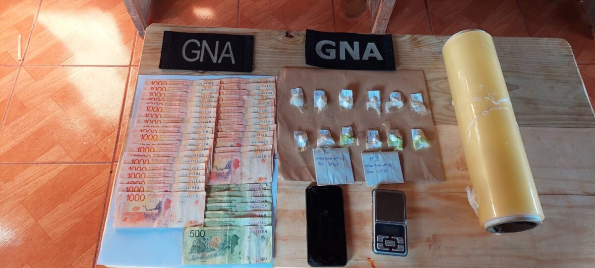 detienen a tres involucrados en la comercializacion ilicita de estupefacientes 22 - 1