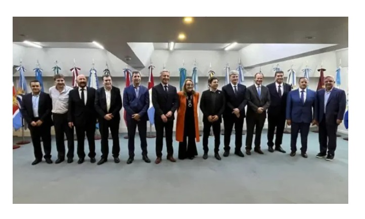 Con la presencia de Herrera, la liga de gobernadores pidió una “lista de unidad y armado federal”