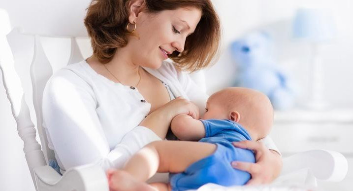 Destacan que la lactancia materna mejora el rendimiento académico de los niños